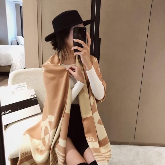 ๐โจAUTHENTICโจ๐CHANEL scarf - Picture 3 of 6